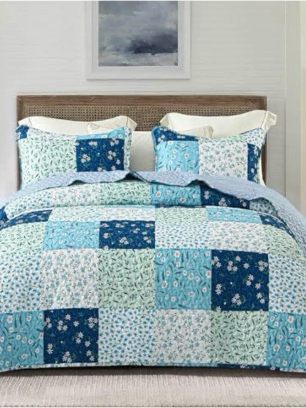 Blue Patchwork Floral Quilt Set with Pillow Shams